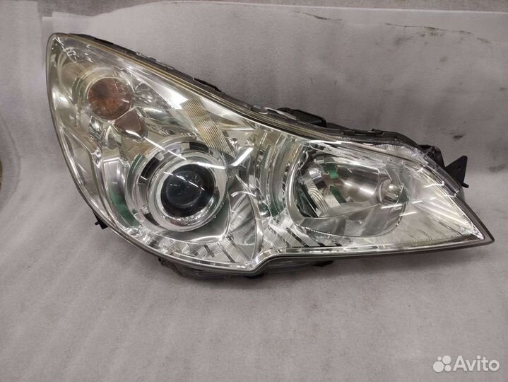 Фара передняя правая ксенон Subaru Legacy BR 2009г