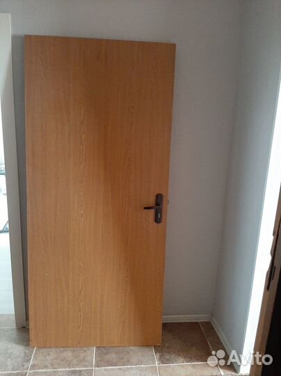Дверь входная деревянная бу