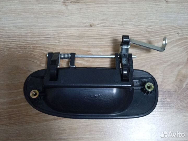 Митсубиси спейс стар ручка двери наружная