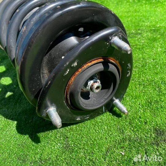 Стойка передняя левая Suzuki Escudo/ Grand Vitara