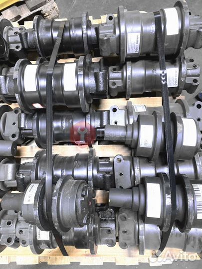 Каток поддерживающий Hitachi ZX250H-3 9272413