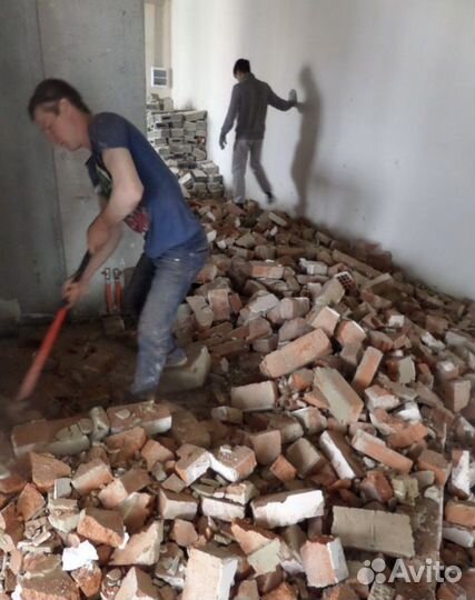 Демонтаж стен и полов