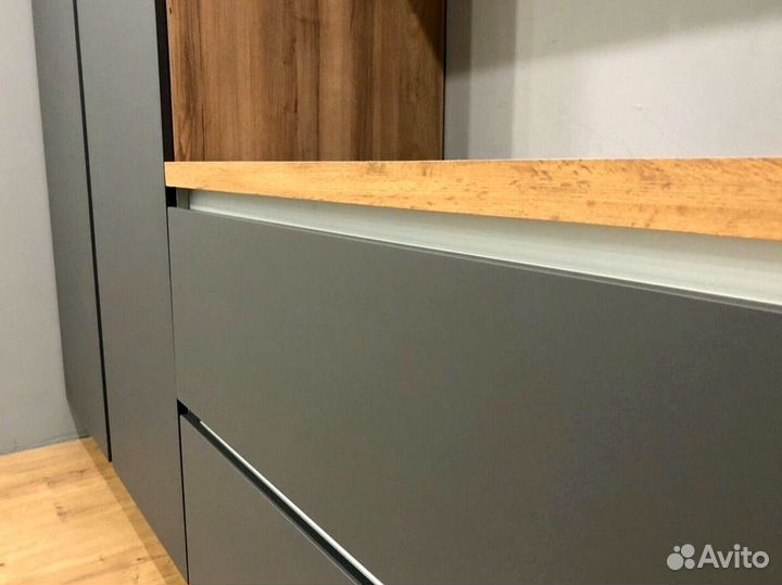 Кухонный гарнитур Моленаро на заказ