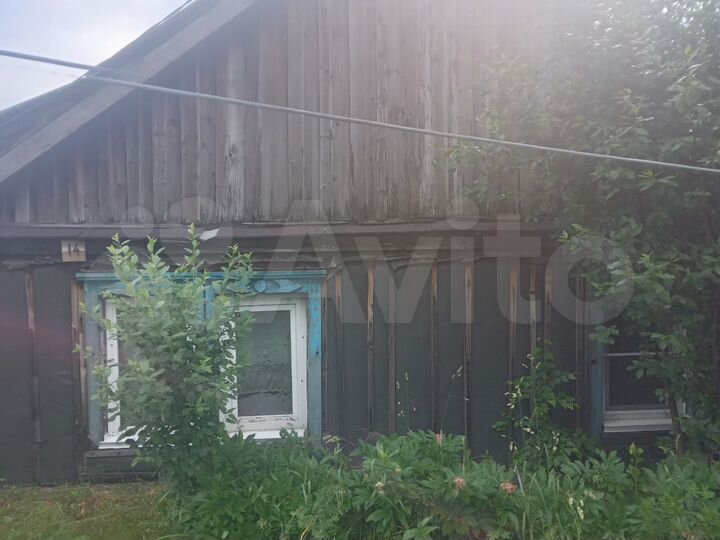 Дом 1620 м² на участке 1 га