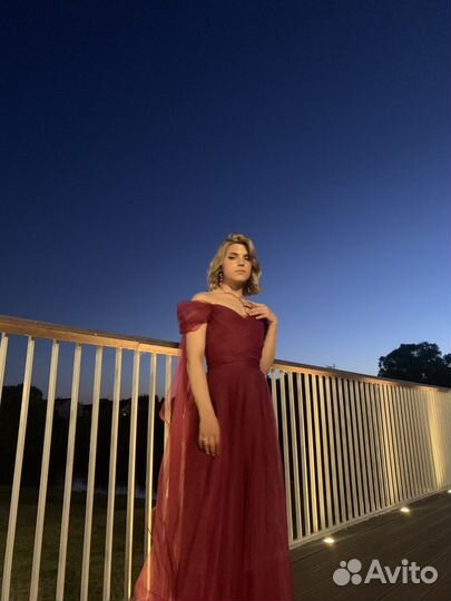 Пышное вечернее платье