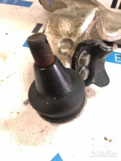 Рычаг подвески нижний передний правый Infiniti