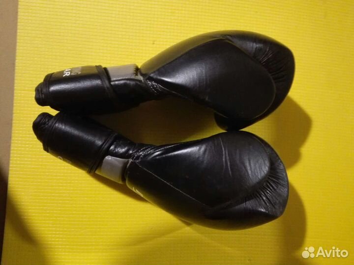 Боксерские перчатки 16 oz