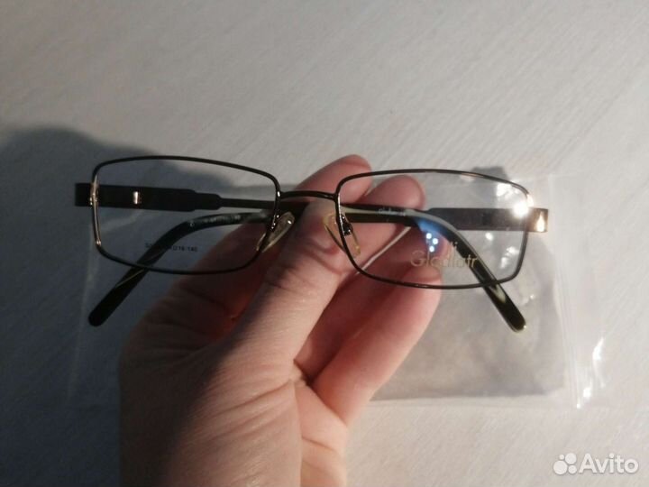 Новая медицинская оправа