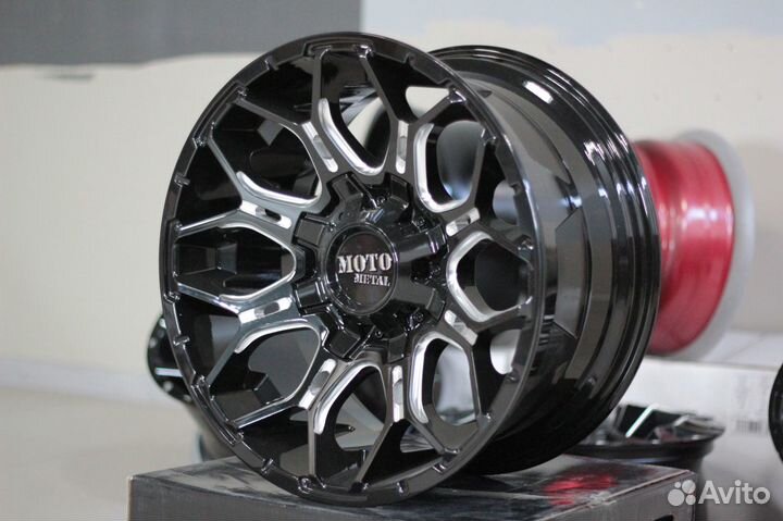 Диски оригинал R20 Moto Metal на Jeep Wrangler