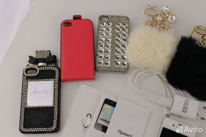 Телефон iPhone 4 + 9 чехлов