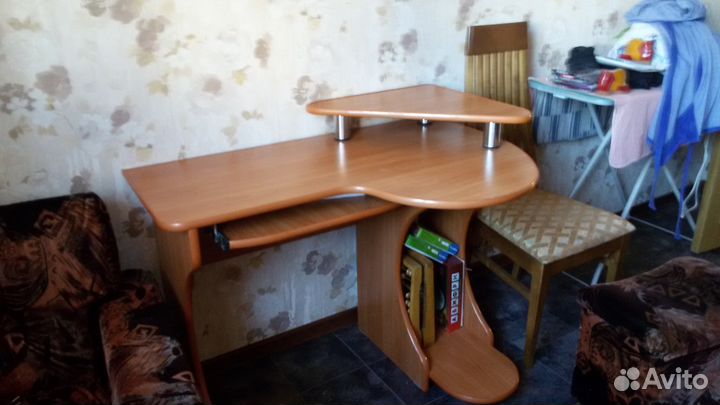 Продам компьютерный столик