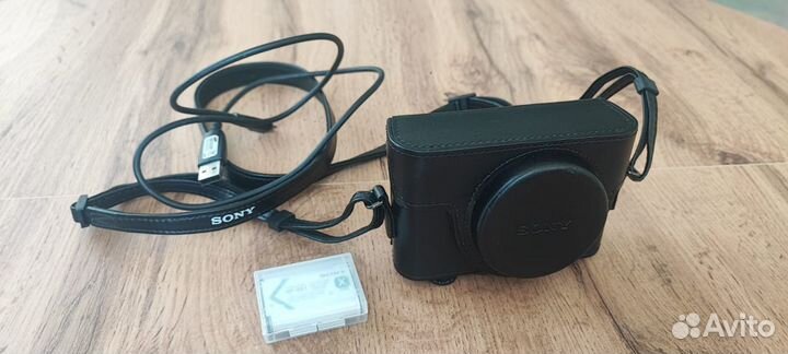 Камера Sony DSC-RX100M4
