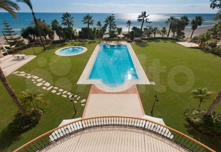 Коттедж 900 м² на участке 25 сот.