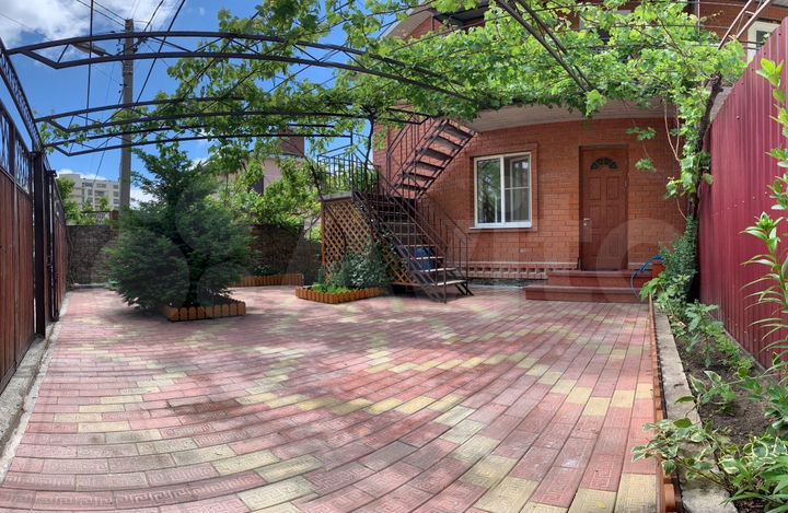 Комната 15 м² в 6-к., 1/3 эт.