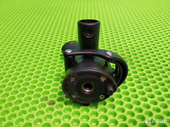 Блок поворотного колеса на детскую коляску