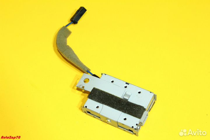 Nissan Patrol (Y62) Усилитель антенны