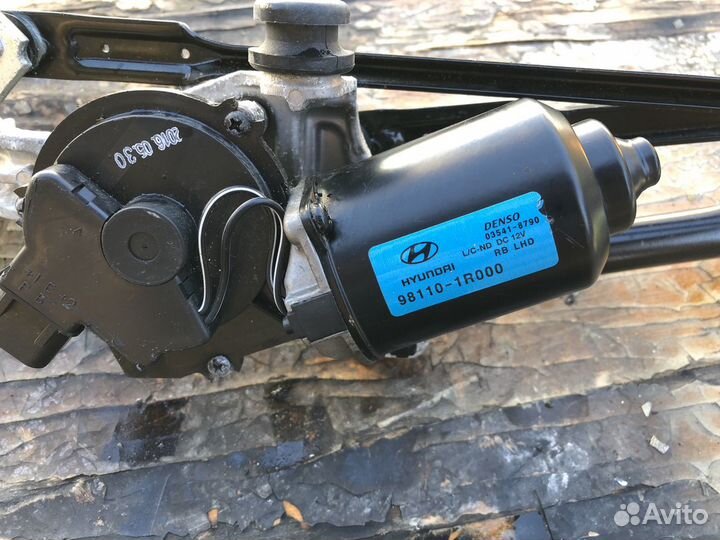 Трапеция дворников с моторчиком Hyundai Solaris