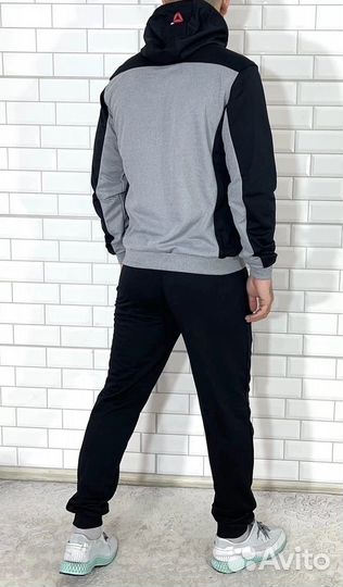 Костюм спортивный reebok