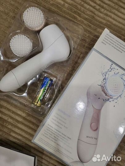 Массажер для лица новый