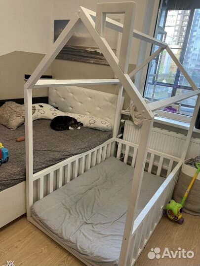 Детская кроватка-домик напольная