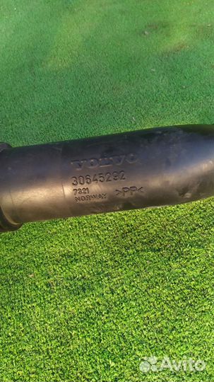 Патрубок интеркулера Volvo Xc90 B5254T2 2005