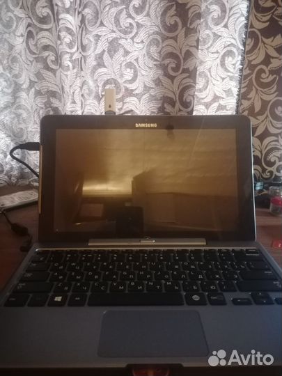 Ноутбук планшет Samsung
