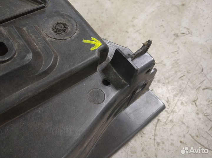 Диффузор вентилятора Peugeot 408