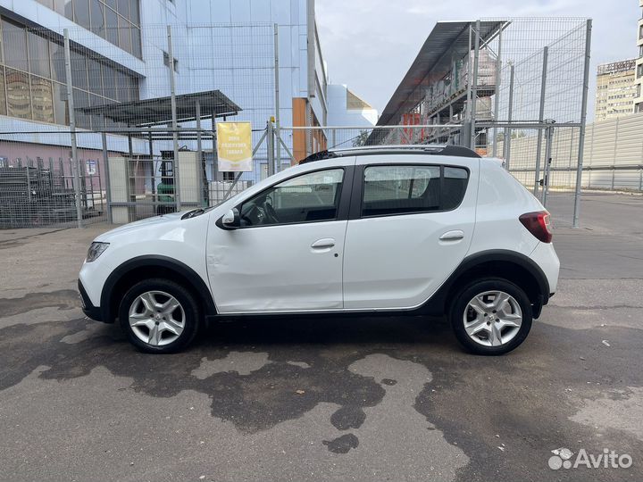 Renault Sandero Stepway 1.6 МТ, 2019, битый, 150 000 км