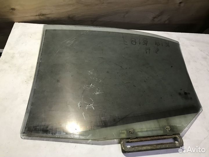 Стекло заднее правое Kia Rio 1