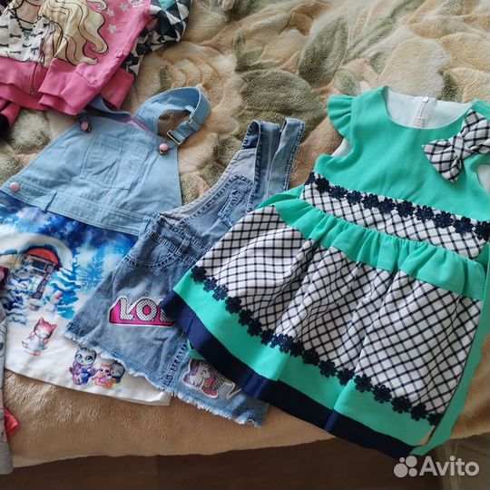 Отдам бесплатно вещи на девочку
