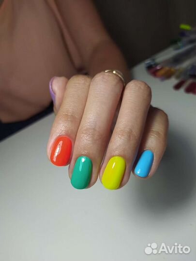 Маникюр, педикюр Golden Trace, гель-лак