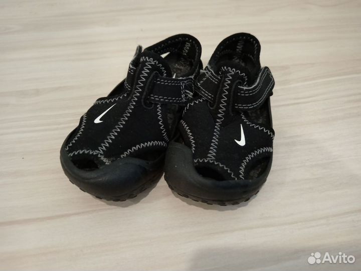 Сандалии nike