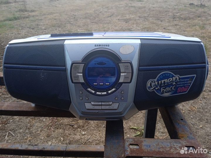 Магнитофон,с пультом управления