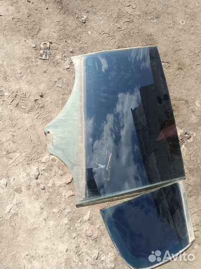 Стекло задней правой двери Renault Megane 2