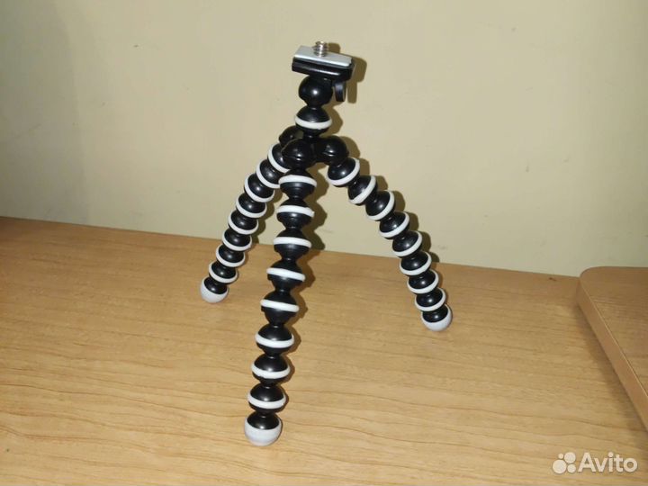 Штатив для телефона фотоаппарата новый в упаковке