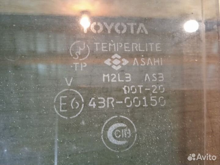 Стекло двери заднее левое Toyota Rav 4 2.0