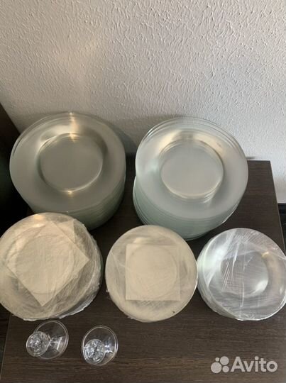 Тарелки стеклянные 164 шт