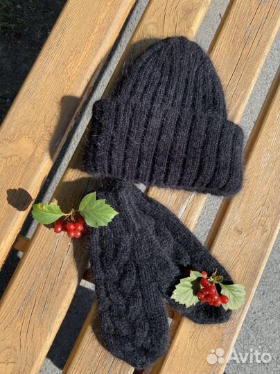 Шапка новая женская черная размер 58