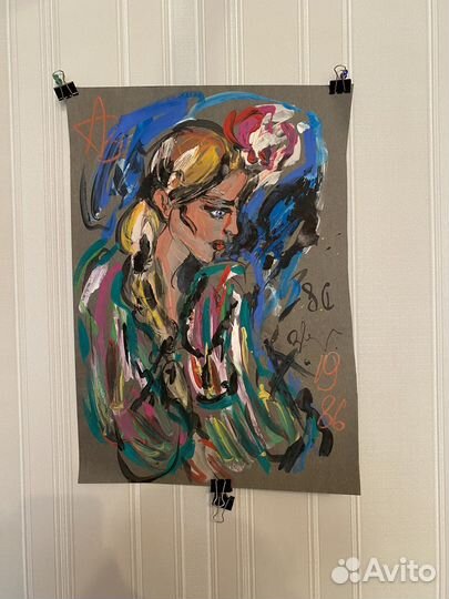 Старый рисунок девушки