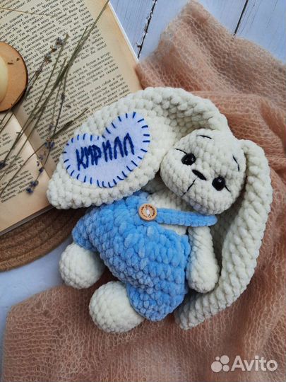 Вязаная игрушка Заяц ручной работы