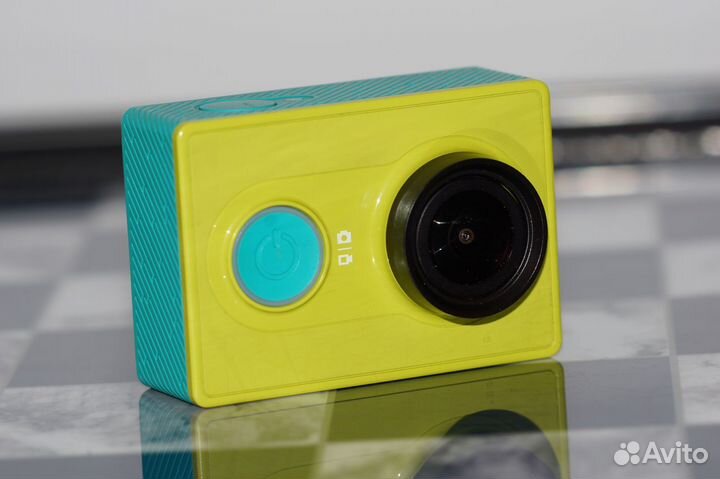 Экшн камера xiaomi YI