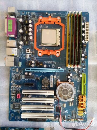 Материнская плата с процессором и памятью