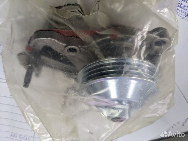 Помпа водяная Peugeot 208