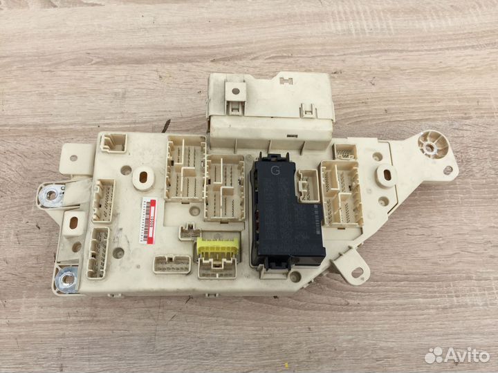 Блок предохранителей Lexus lx470 2005г