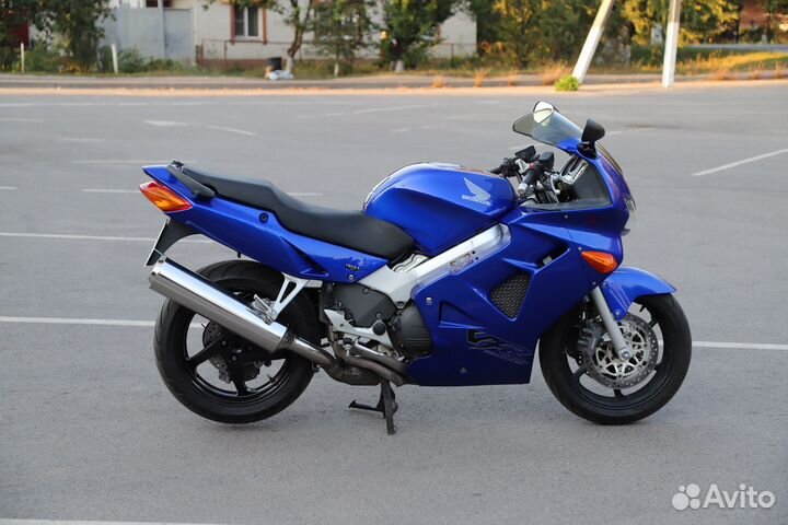 Honda VFR 800Fi 2000