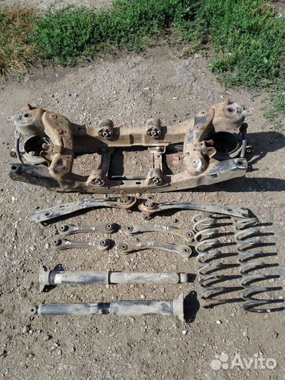 Задняя подвеска Ford Kuga 2,4WD 2013 года 1.6