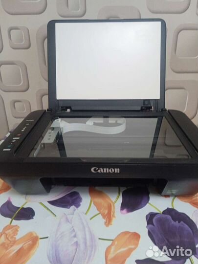 Цветной лазерный принтер canon, торг уместен