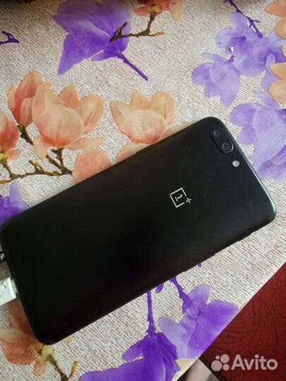 OnePlus 5, 8/128 ГБ