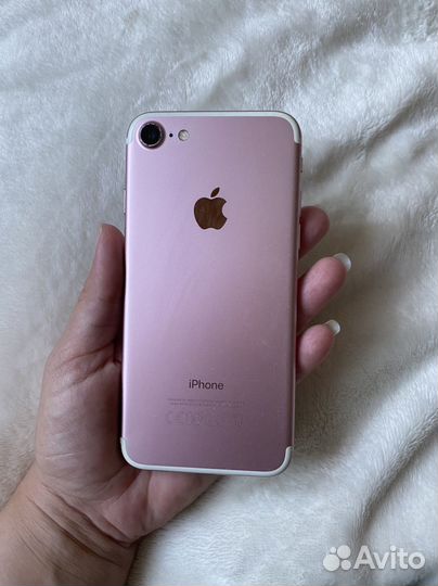 Телефон iPhone 7