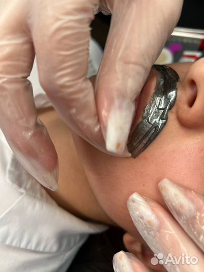 Мастер бровист